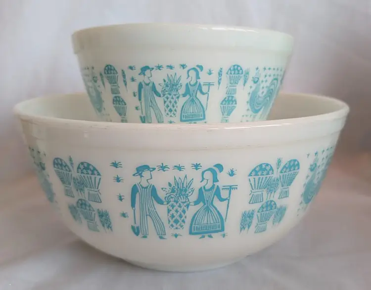 Pyrex Amish Butterprint Mixing Serving Bowls # 401 & # 403