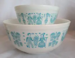 Pyrex Amish Butterprint Mixing Serving Bowls # 401 & # 403