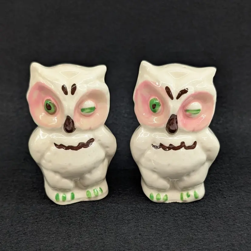 Vintage Shawnee Pottery Winking Owl Salt & Pepper Shakers Green Toes Late 1930's