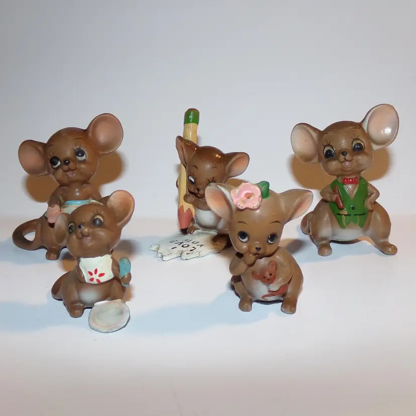 Vintage, JOSEF Originals, Ceramic Hand-Painted Brown Christmas Mouse Family of 5! Scarce Set!