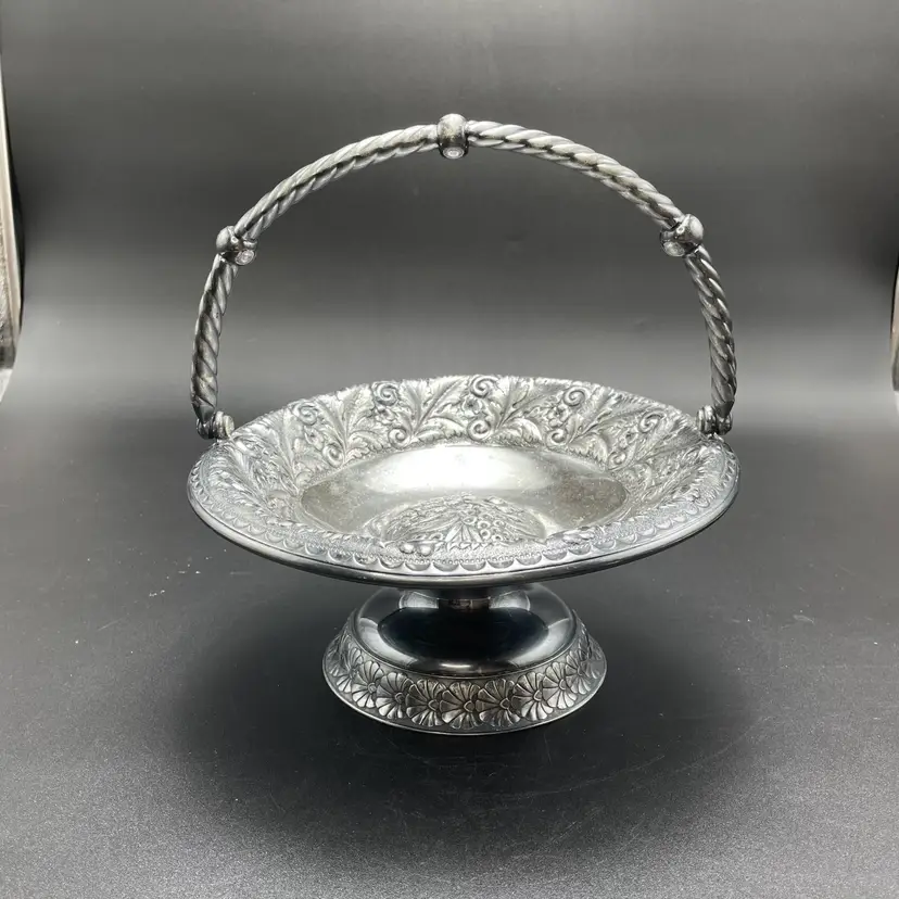 Antique Barbour Bro Co Quadruple Plate 103 Silver Bride's Basket Floral Design