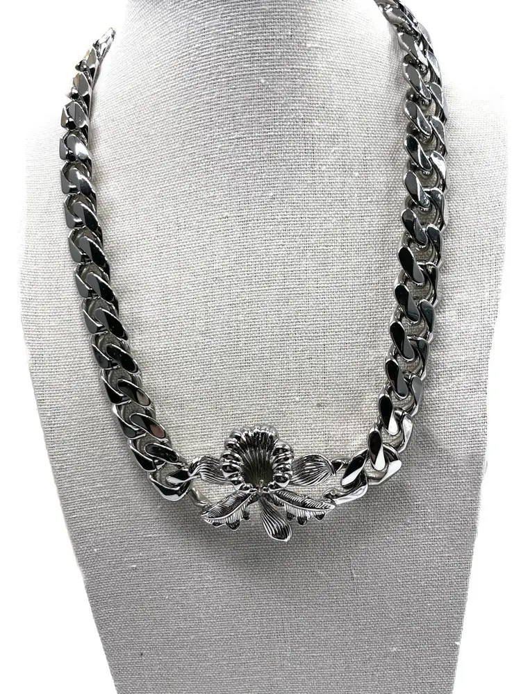 HTF Givenchy Silver Tone Chunky Chain With Orchid
