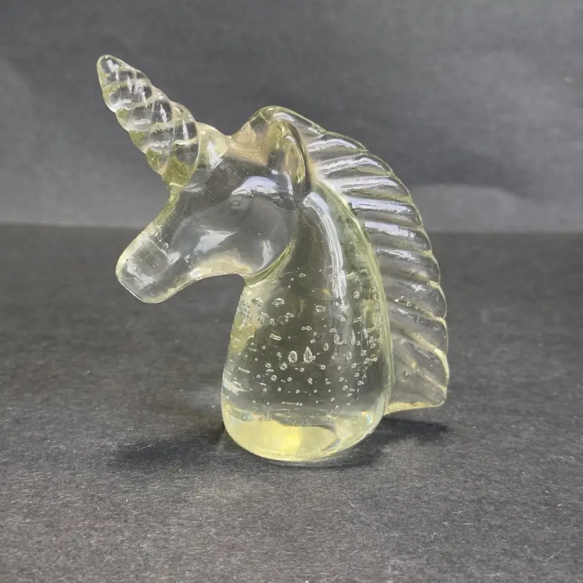 #1537 Vintage Art Glass clear Glass Unicorn Head Paperweight Controlled Bubbles Statue Figurine