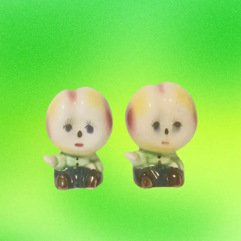 Vintage Anthropomorphic Onion Or Garlic Salt & Pepper Shakers Set Kitschy