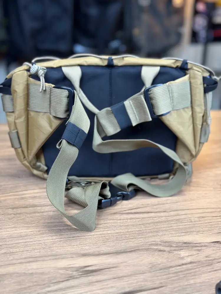 1733 Side Pack 7L w/ Stabilizer Strap.