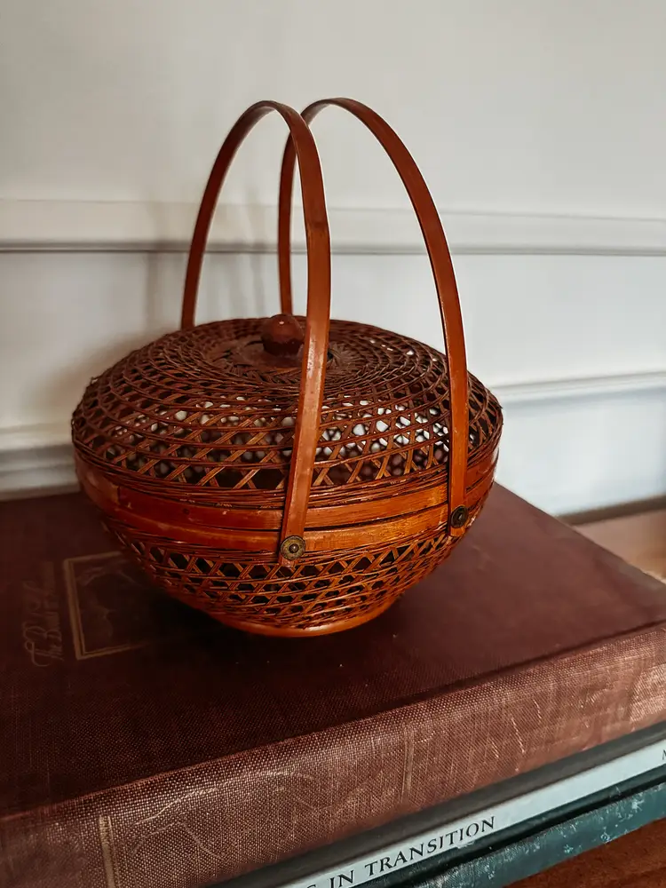 Vintage Round Basket with Lid