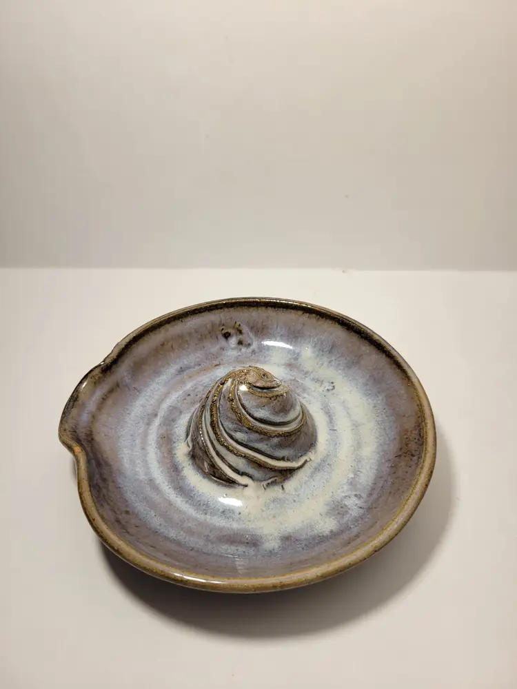 Beautiful Vtg Handmade Ceramic Citrus Juicer Brown Tan Earthtones 6"