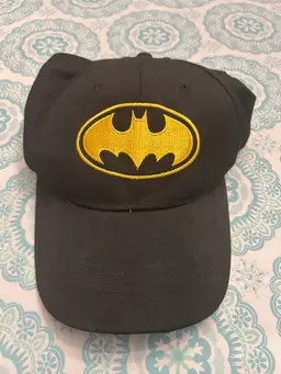 BATMAN CAP HAT USED BLACK GOLD