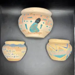 Set of 3 Native American Sand Art Wall Pockets Vases Planters