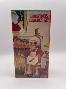 Vintage Vogart Crafts #3202 Mrs. Claus Christmas Crochet Kit