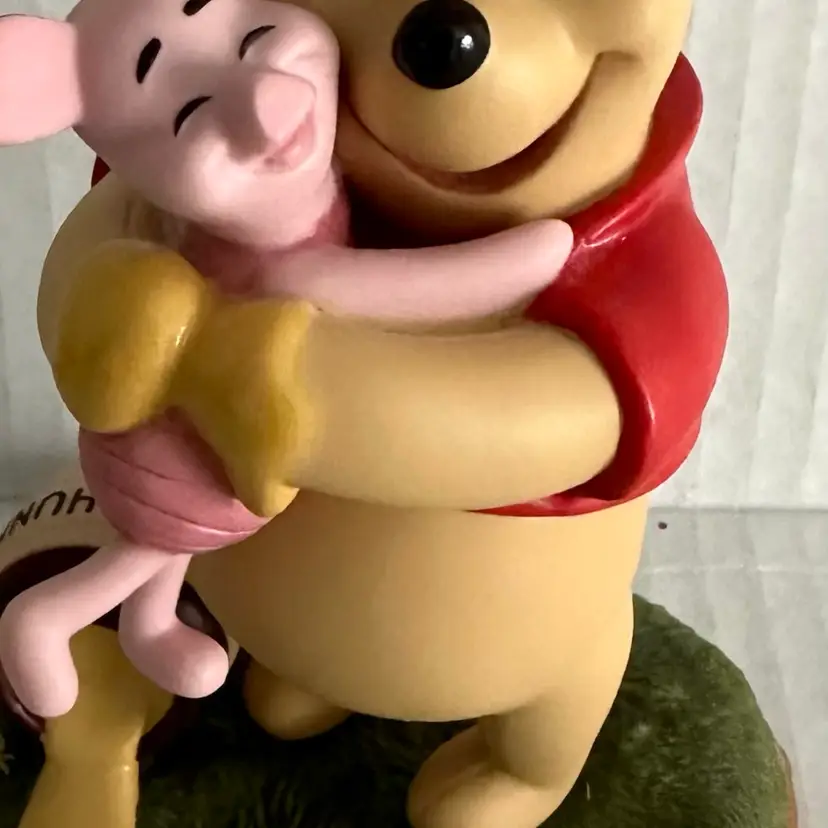 Pooh & Friends With Piglet Figurine