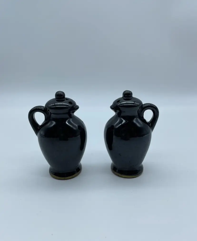 Vintage Salt And Pepper Shakers, Water Jugs/Pitchers