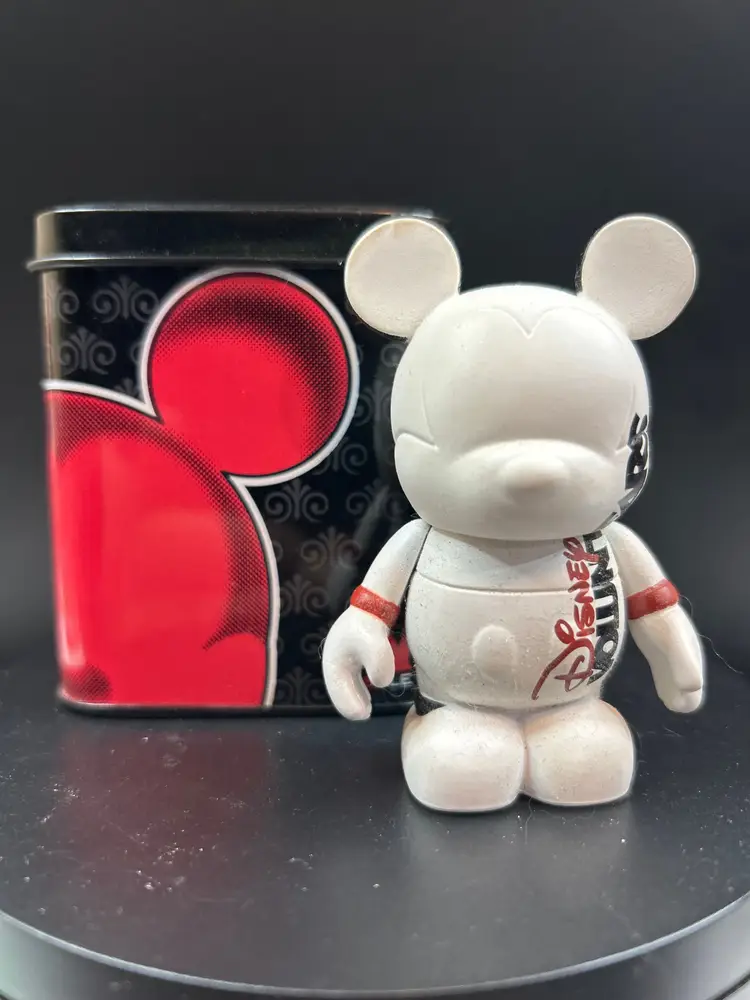 Disney - Voluntears Vinylmation with Collector's Tin