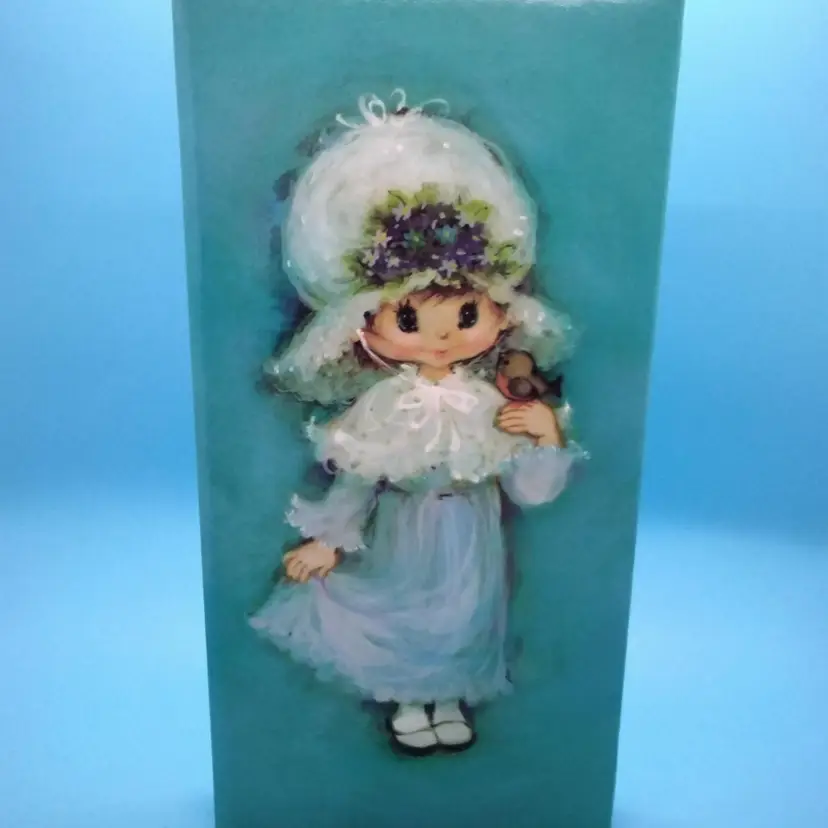 Vintage HALLMARK Poto Album. Kitschy Girl In Blue Bonnet.