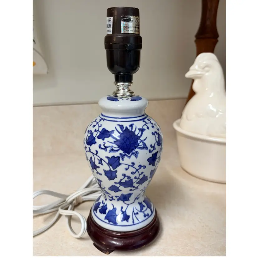 Chinoiserie Porcelain Lamp- Petite Perfect For Kitchen, Bath, Nightstand Bookcase. Contemporary- 10.5β Tall,