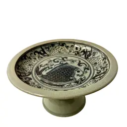 Pottery Pedestal Fruit Plate Vintage Gray with Blue Fish and Floral Design
4-3/4” T x 8.5” W x 4.5” (base)