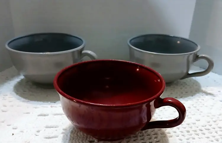 3 Tea/Coffee Cups. Approx 1940s Ovide Platonite 2 gray 1 maroon