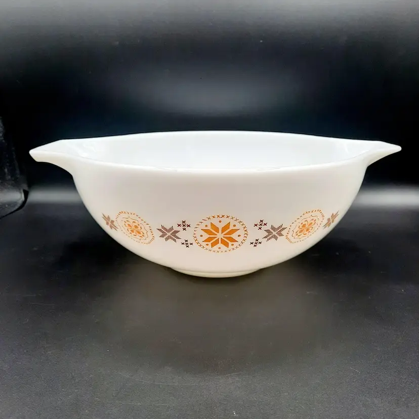 Vintage Pyrex Town and Country Cinderella 4 Qt Bowl