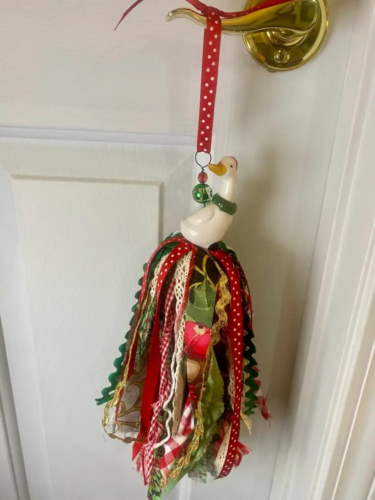 Cute Christmas Goose Salt Shaker Tassel