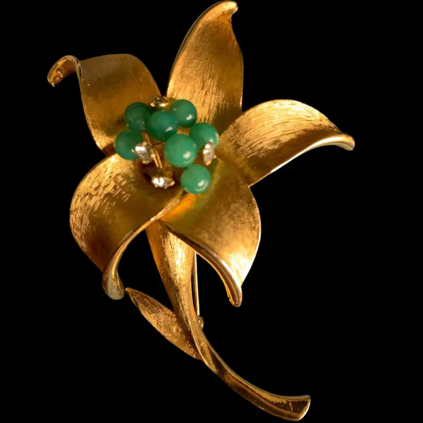#01 Vintage Parklane Gold Tone Flower Brooch
