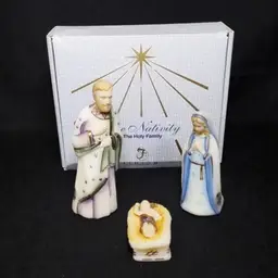 Vintage Fenton The Holy Family Nativity Set Glass Signed Hand Painted Mary Jesus