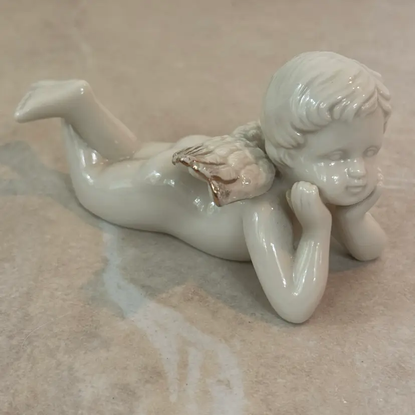 Lenox "Sweet Messenger" porcelain angel gold on wings 4.25” inspirational coll