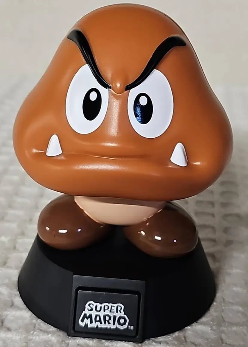 Goomba Super Mario NINTENDO Paladone Icons Mini Light #002 Tested lights up