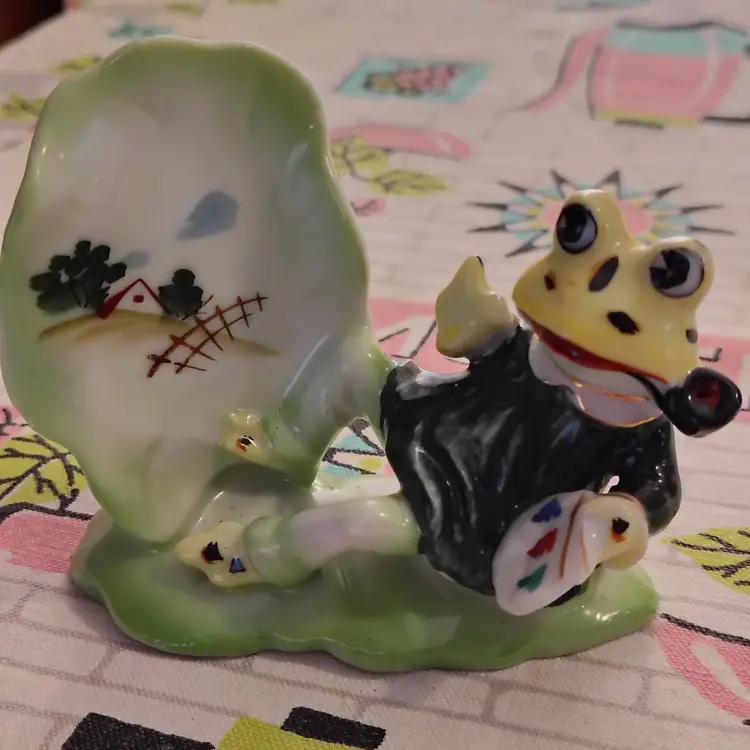 Vintage Artistic Frog Figurine | Artist Painting a Landscape on a Lily Pad | Anthropomorphic Frog with Pipe & Palette | 1950s Made in Japan