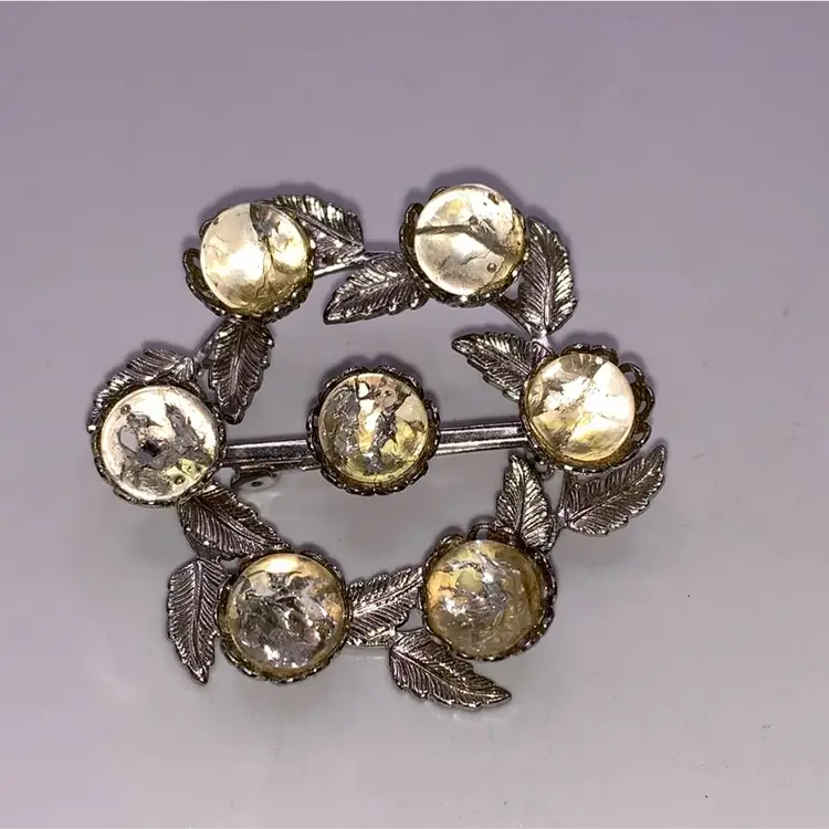 Cracked Marble Circle Leaf Brooch Riveted 1 3/4” Wide