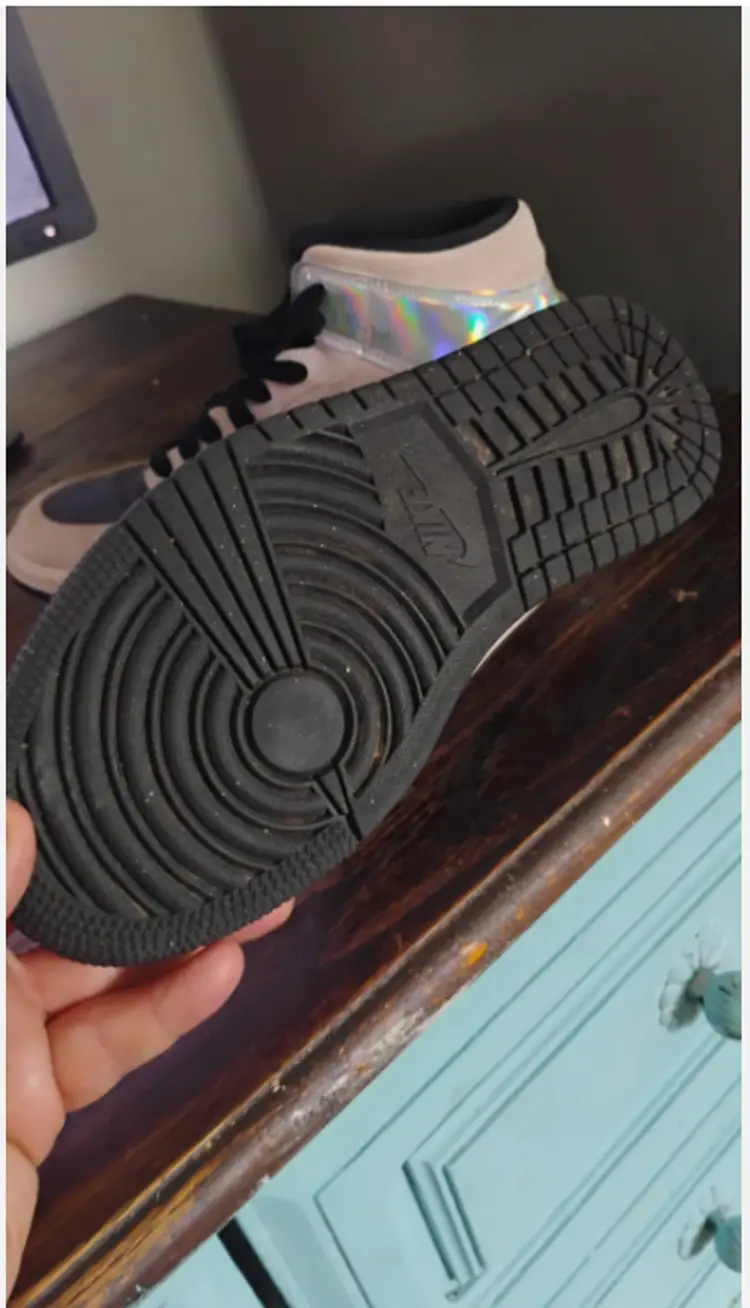 Size 9 - Air Jordan 1 Mid Iridescent W Rare Size