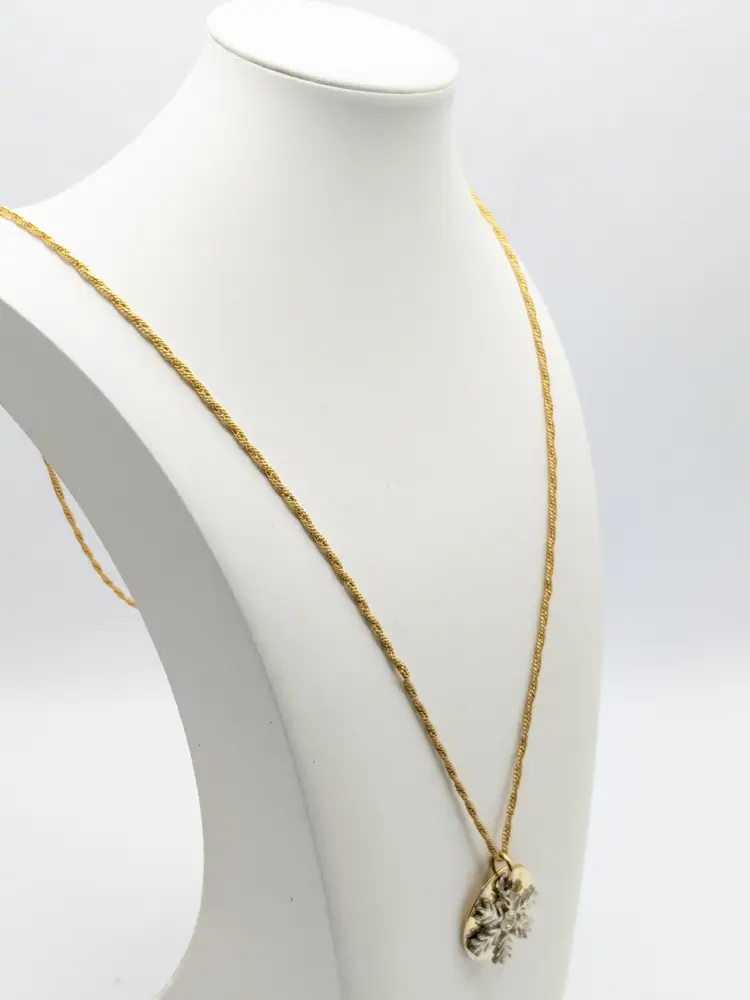 Vintage Liz Claiborne Snowflake Necklace Gold Tone Holiday Jewelry