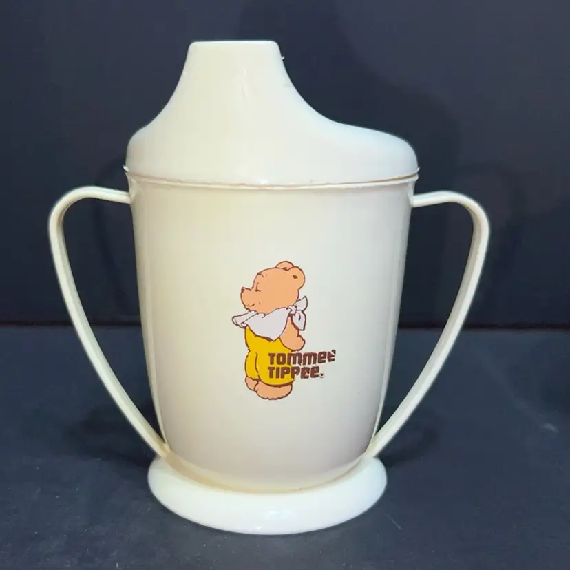 MARKDOWN! Tommee Tippee Sippy Cup ~4.25β x 4β x 2.75β