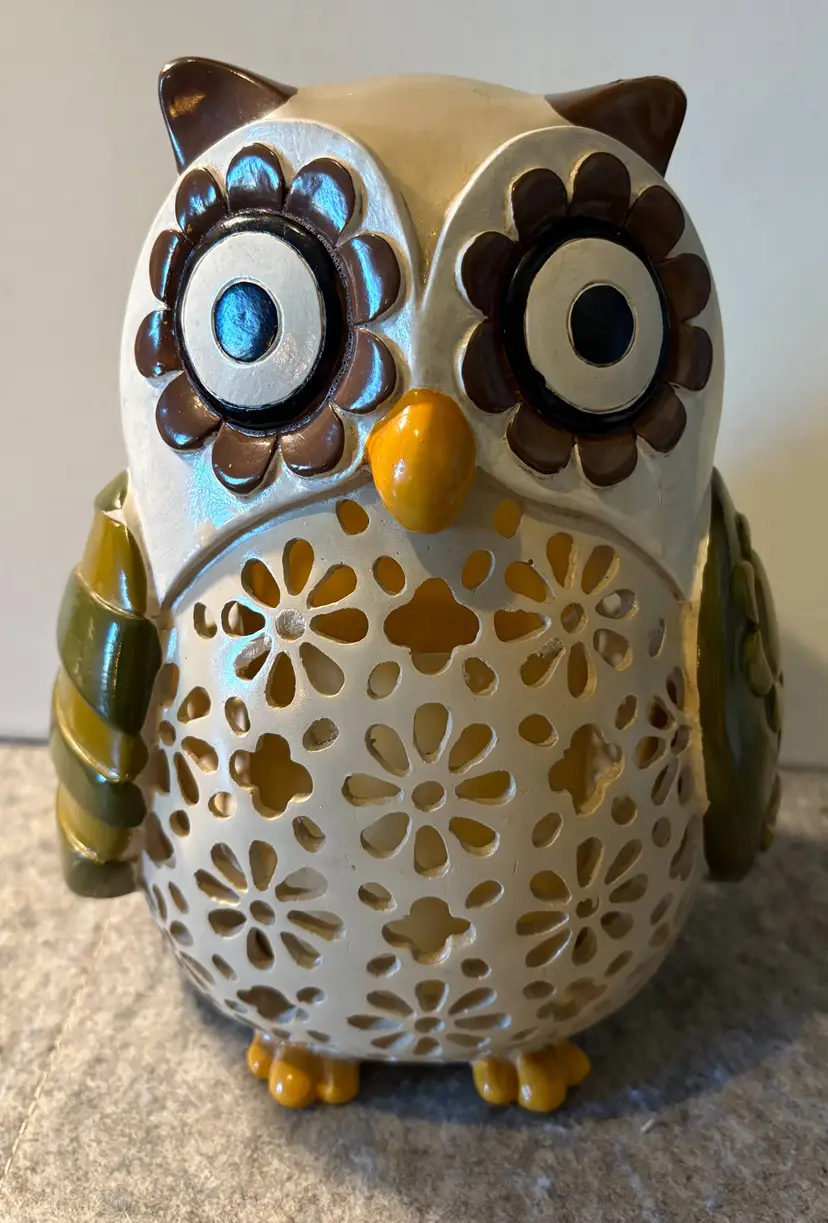 Light Up Adorable Owl W/Battery Candle  8.5" x 6.5"  #2738