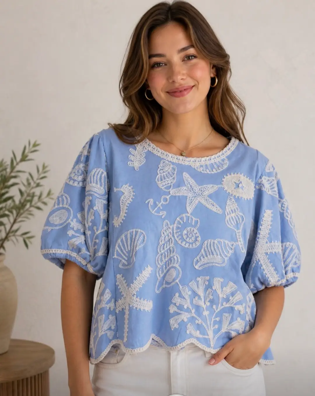 Solitaire Women's Blue Seashell Embroidered Top Size XL