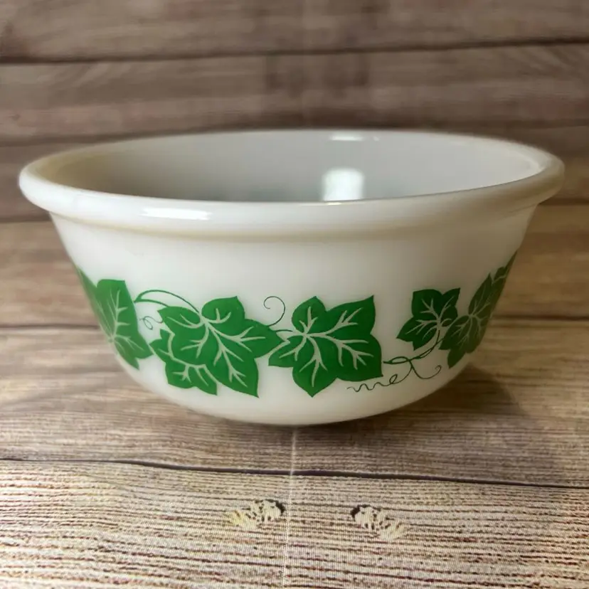 Vintage Hazel Atlas White Milk Glass Nesting Mixing Bowl Ivy Green Leaf 7”