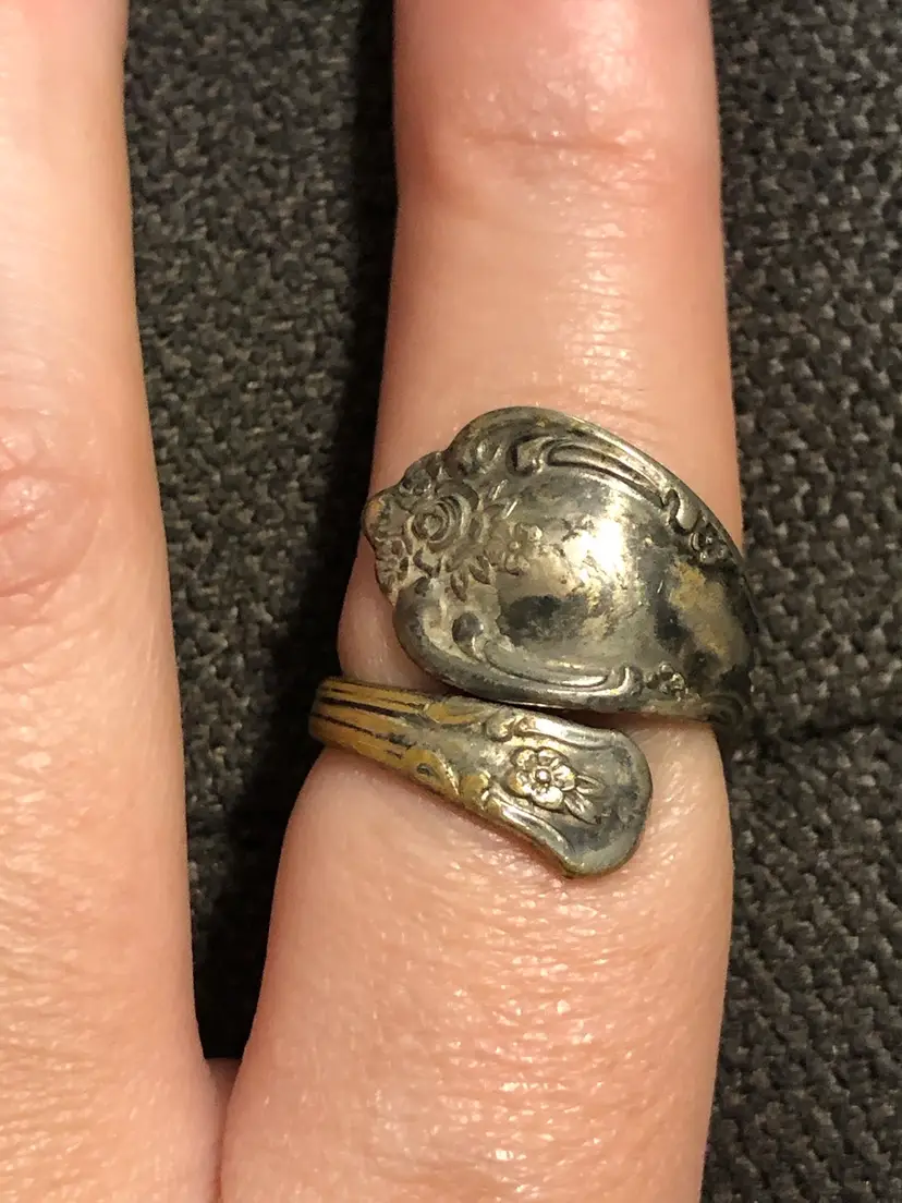 Vintage WM.A. Rogers Oneida Signed Silver Plated Spoon Ring Adjustable Size 7