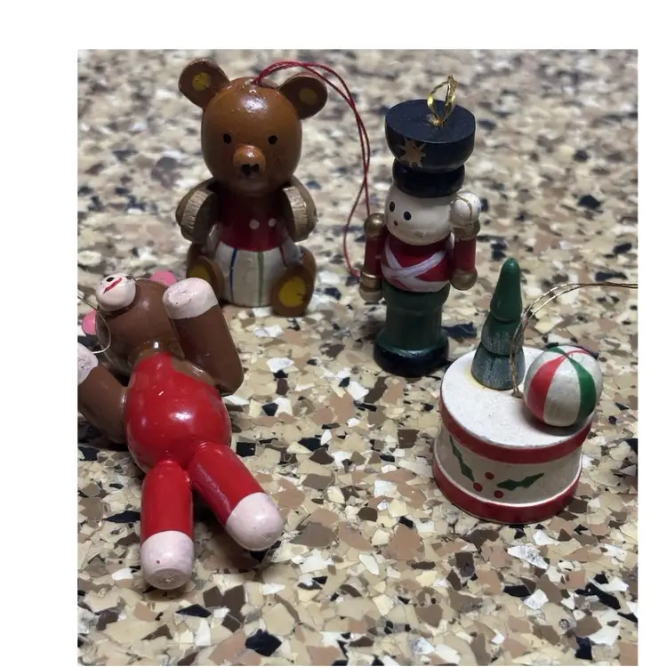 Vintage Painted Wooden Christmas Ornaments LOT of 16 (D1)