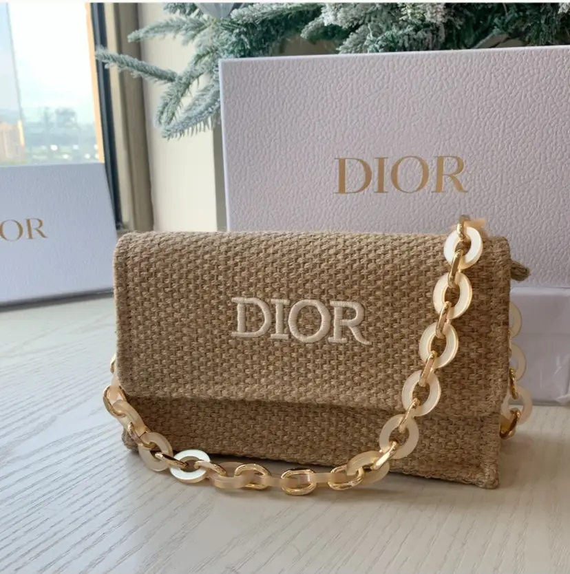 #21 - GWP/VIP DIOR RAFFIA BAG