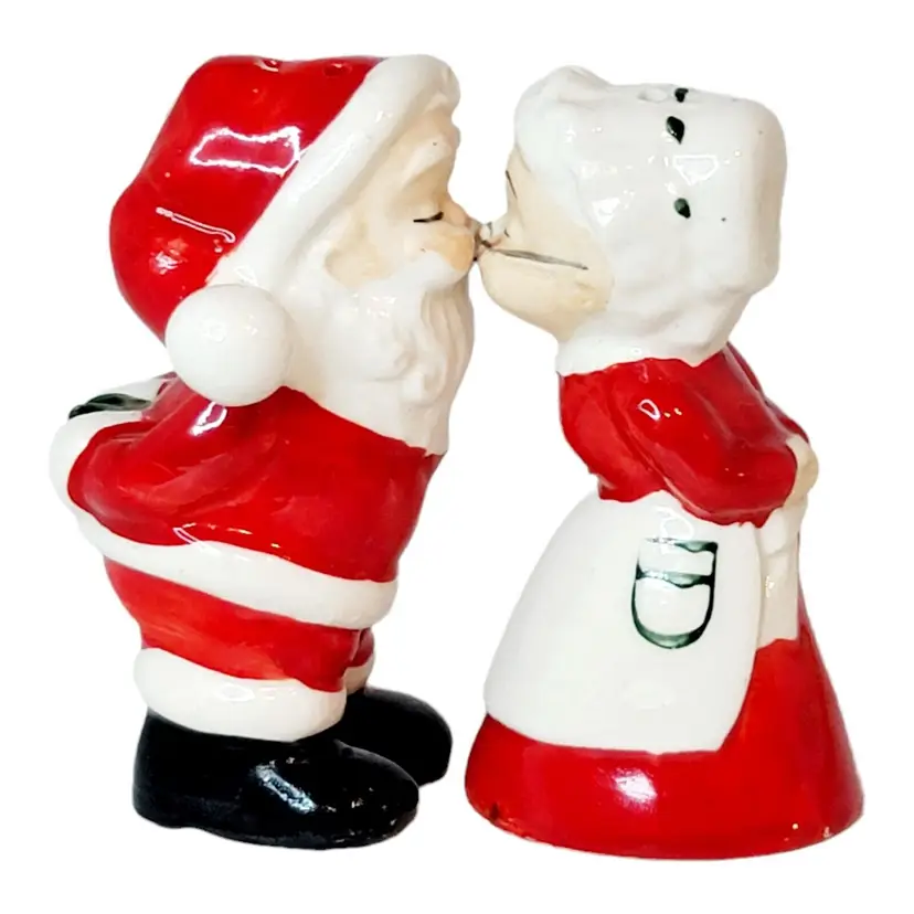 Vtg Ceramic Santa & Mrs. Claus Kissing Salt and Pepper Shakers Japan