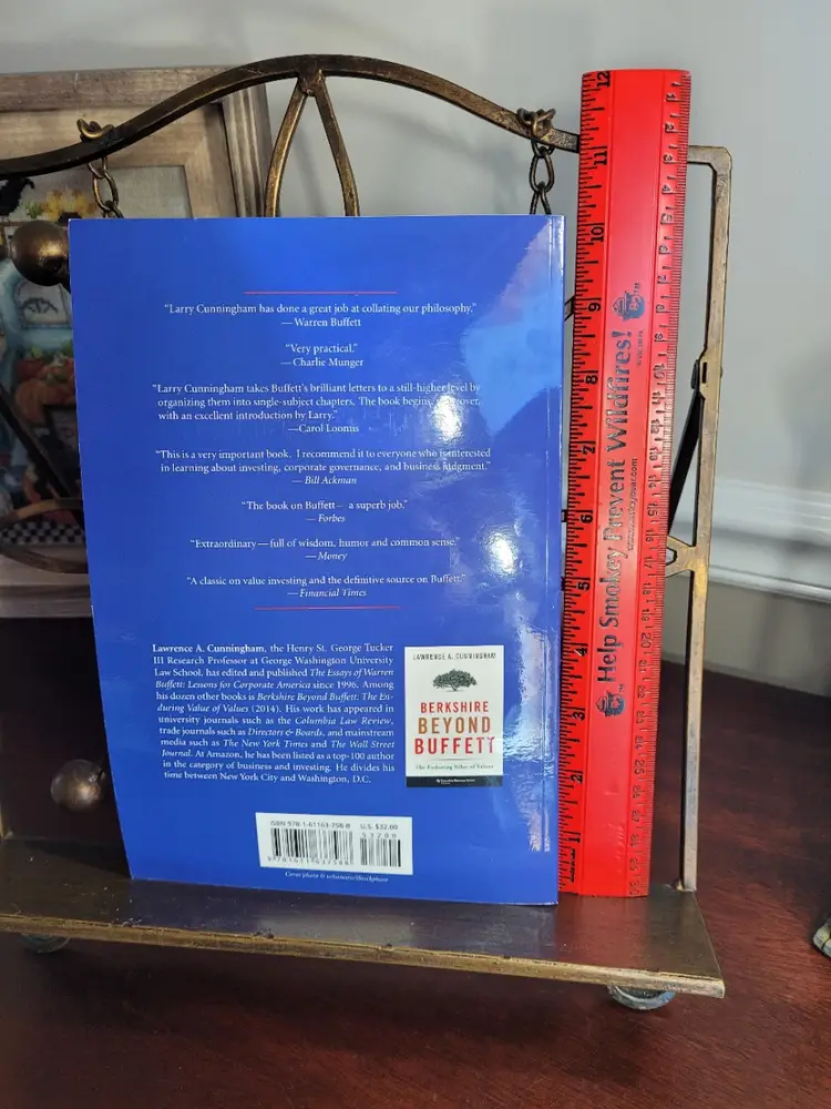 The Essays of Warren Buffett 4th edition Lessons for Corporate America