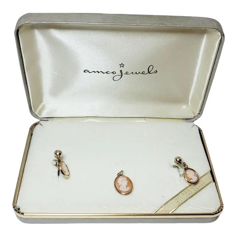 VINTAGE AMCO JEWELS 14K GOLD OVERLAY GEUINE CAMEO PENDANT SCREW BACK EARRING SET
