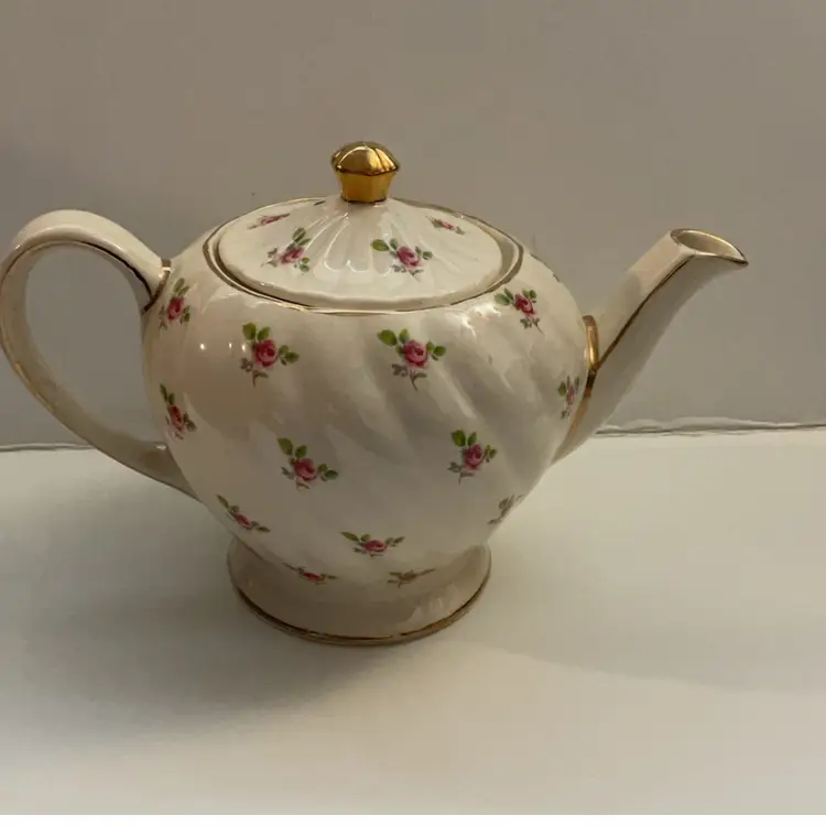 Vintage Small Rose Teapoy