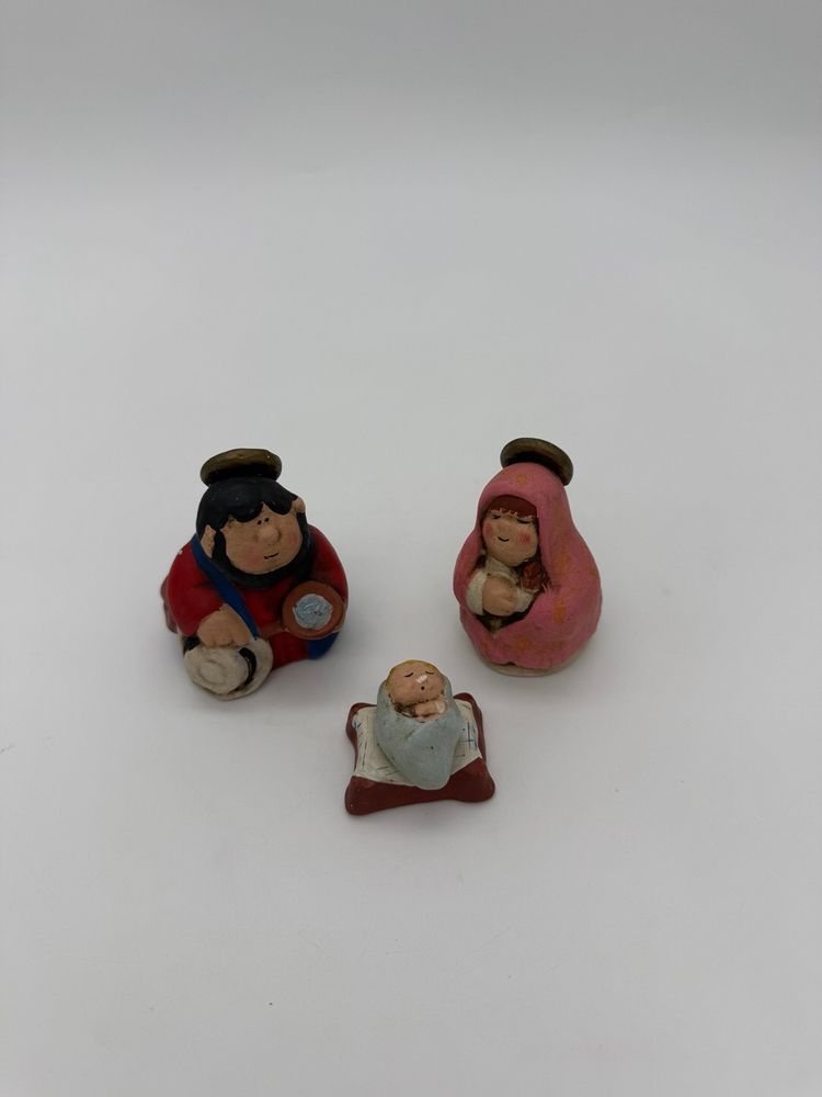 Vintage 4pc Peruvian Christmas Nativity Small Figurines Handcrafted Ceramic