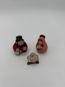 Vintage 4pc Peruvian Christmas Nativity Small Figurines Handcrafted Ceramic