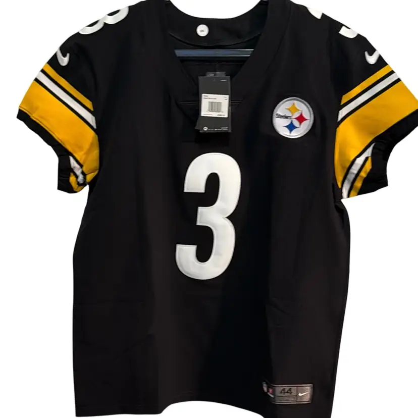 Russell Wilson Signed NFL Nike Game Pittsburgh Steelers Black with Yellow and White Football Jersey Certified By Fanatics
Size 44 Game Worn Jersey Retail $298 Plus Autograph