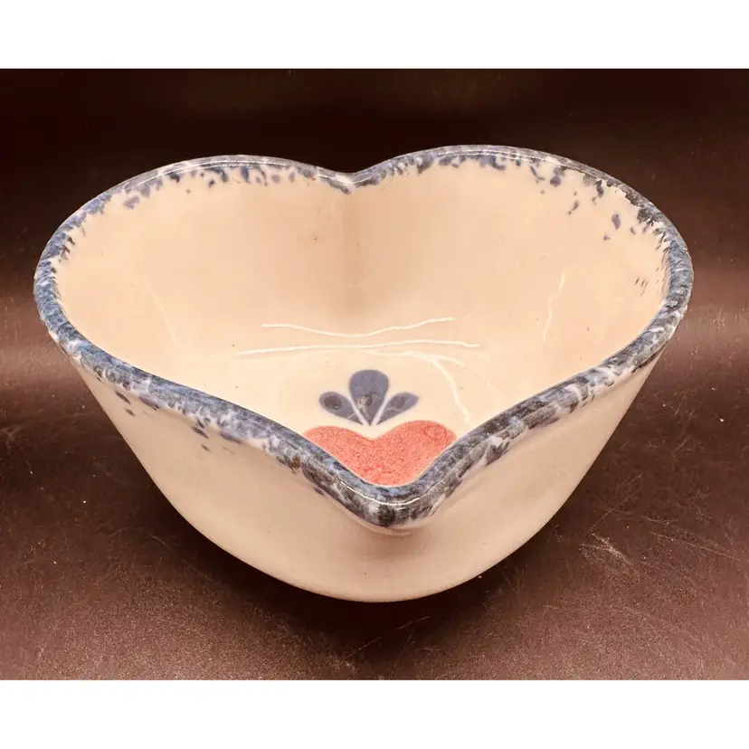 98. VTG Heart-shaped ceramic bowl featuring a heart w/blue spongeware trim