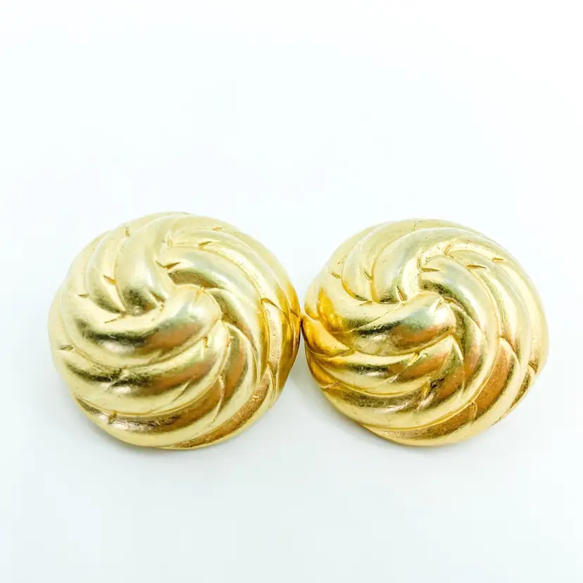 Erwin Pearl Vintage Clip Earrings Gold Tone Circle Knot Swirl Design Signed B25