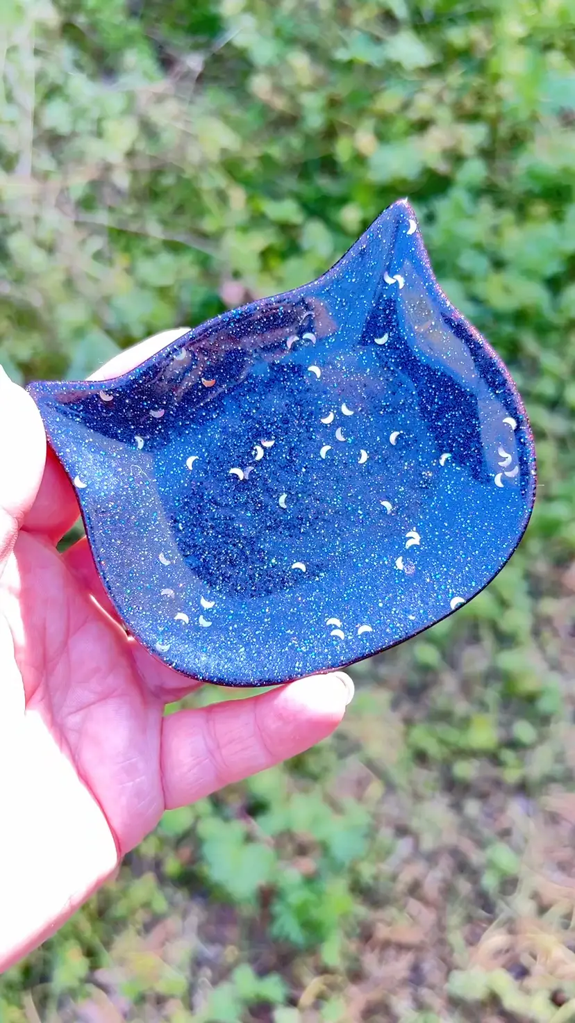Blue-purple Kitty Cat Trinket Tray Or Jewelry Dish 🐱. Crescent 🌙 Moons. Handmade By Me! Resin & Glitters.