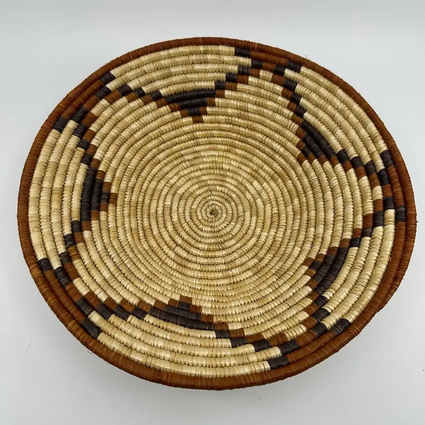 Handwoven Batoro Raffia Basket/Bowl
