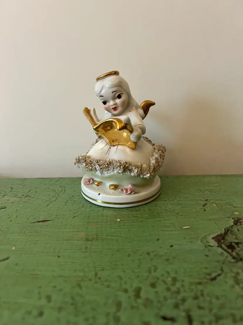 Occupied Japan Angel Spaghetti Gold Trim Figurine. Vintage Christmas Decor
